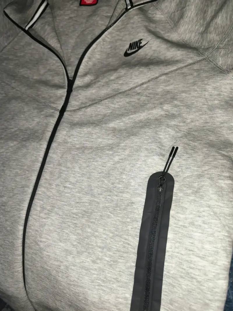 Polerón Nike tech fleece gris con capucha y cierre - 3