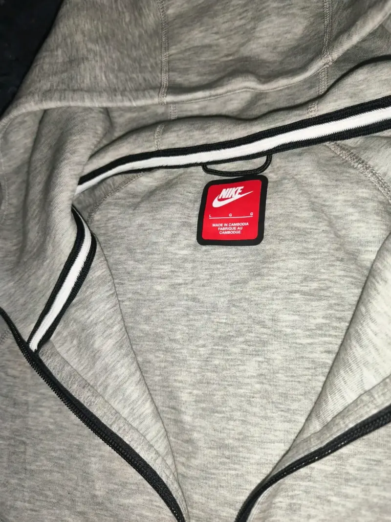 Polerón Nike tech fleece gris con capucha y cierre - 4