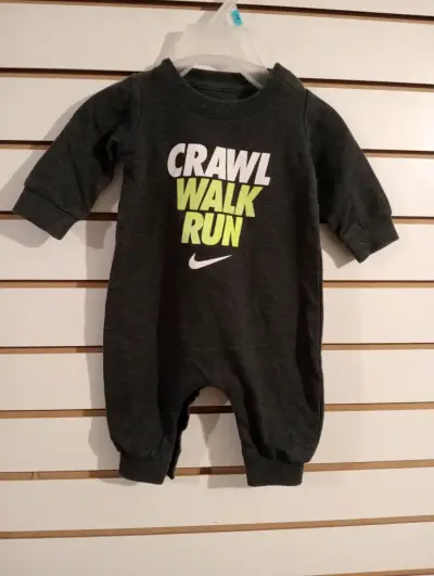 Conjunto de enteritos para bebé Nike variados - miniatura 2