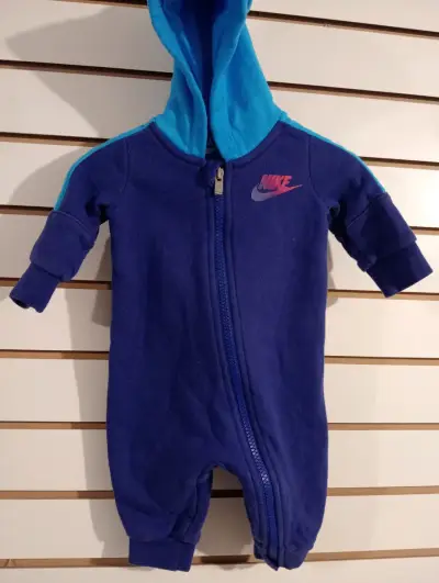 Conjunto de enteritos para bebé Nike variados - miniatura 5