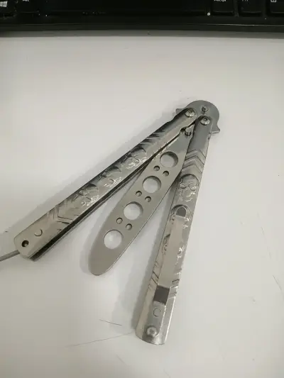 Cuchillo mariposa de entrenamiento metálico - miniatura 3