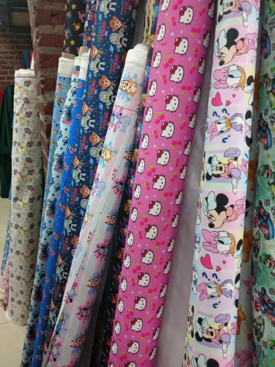 Tela estampada infantil personajes Disney y más - miniatura 2