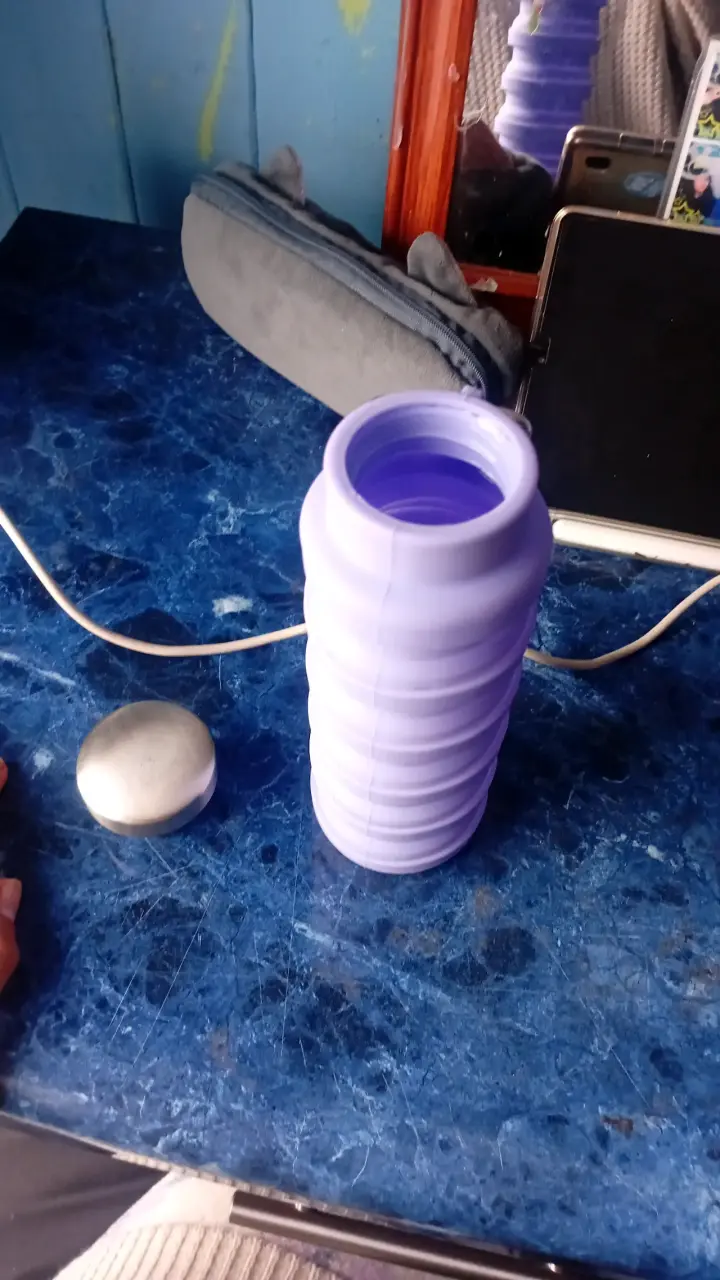 Botella plegable de silicona morada - 2