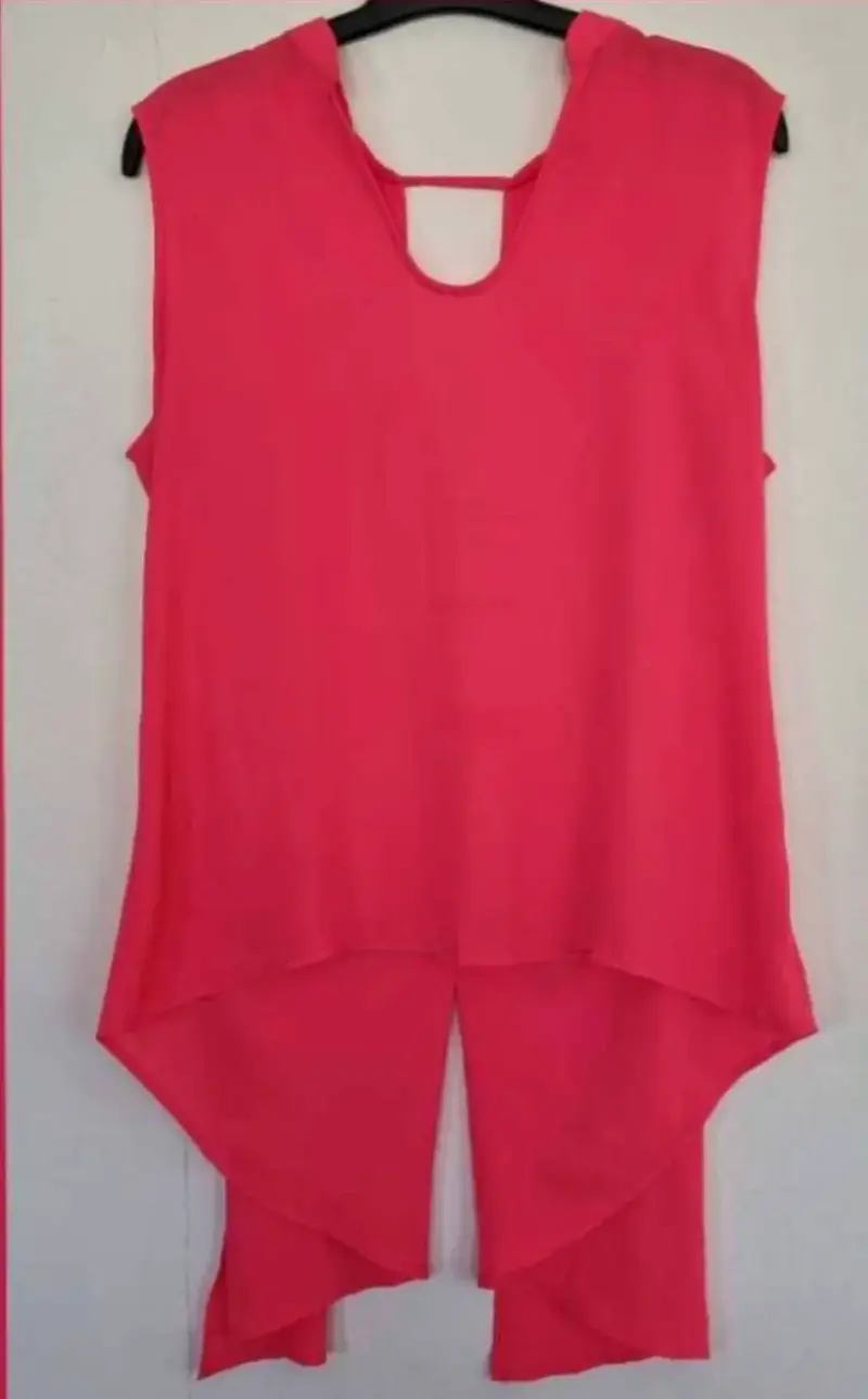 Blusa sin mangas fucsia con diseño asimétrico - 2