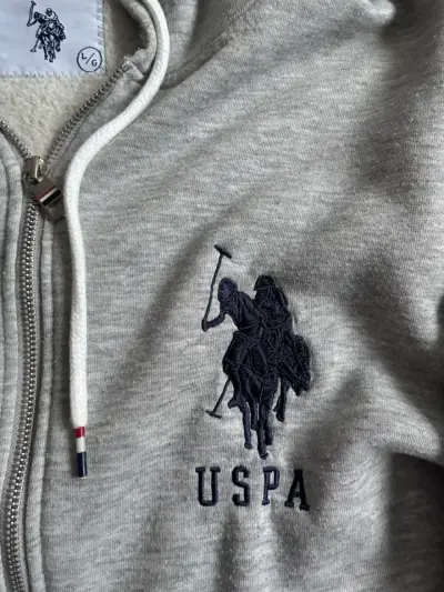 Polerón con capucha gris U.S. Polo Assn - miniatura 3