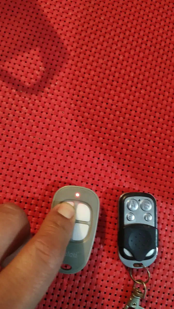 Controles remotos para portón Veloti y genérico - 2