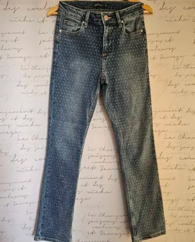 Jeans de mujer con diseño de puntos - miniatura 1