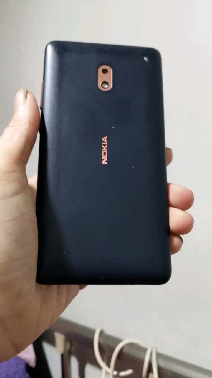 Smartphone Nokia con funda protectora - 1