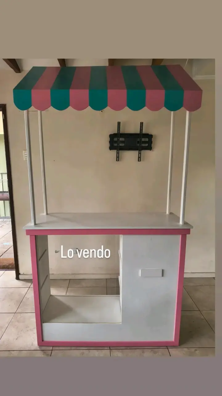 Puesto de venta con toldo - 1
