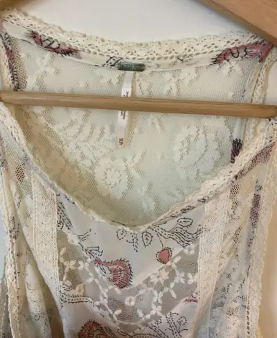 Blusa de encaje floral para mujer - miniatura 3