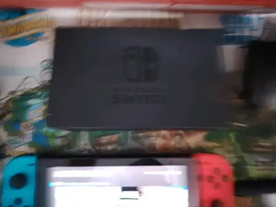 Consola Nintendo Switch con Joy-Con Azul y Rojo - miniatura 3