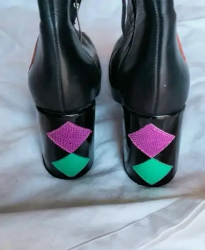 Botines de cuero con diseño geométrico colorido - miniatura 4