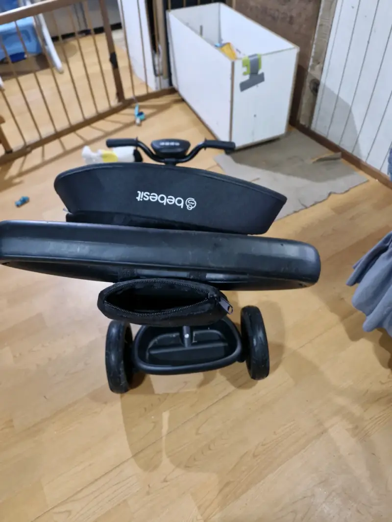 Triciclo Bebesit Explorer Negro para Niños - 2