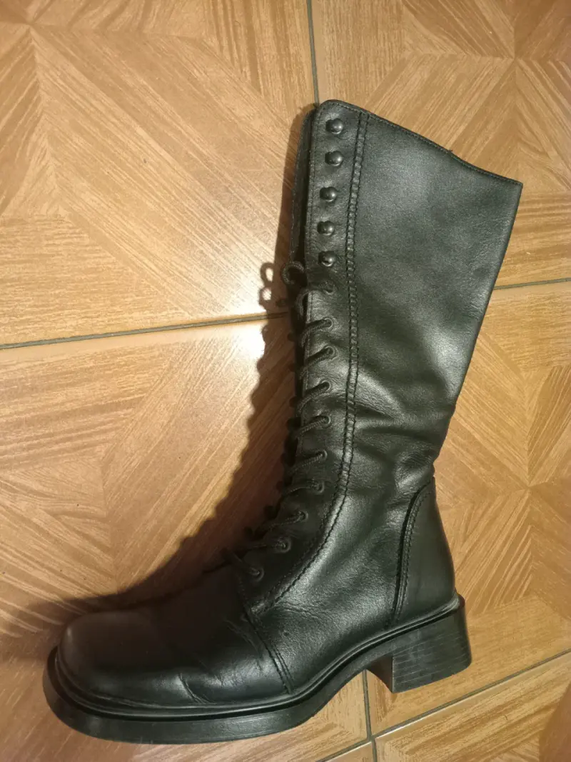 Botas de cuero negras con cordones - 4