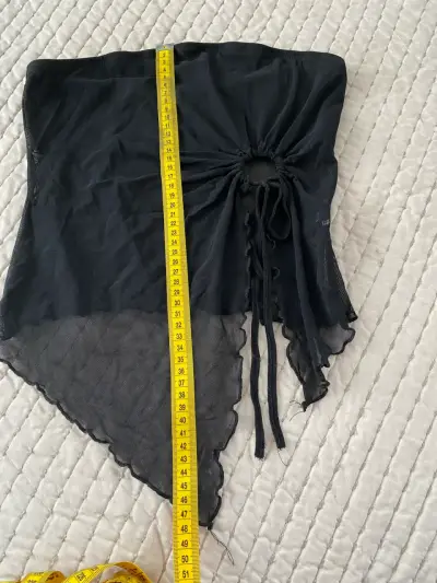 Top negro de malla con diseño ajustable - miniatura 1