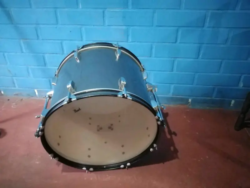 Batería Pearl con bombo y toms en buen estado - 3