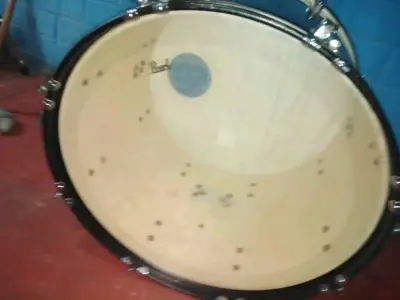 Batería Pearl con bombo y toms en buen estado - miniatura 6
