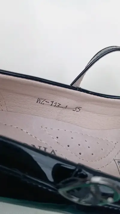 Zapatos de charol negro para niña Armonia - miniatura 3