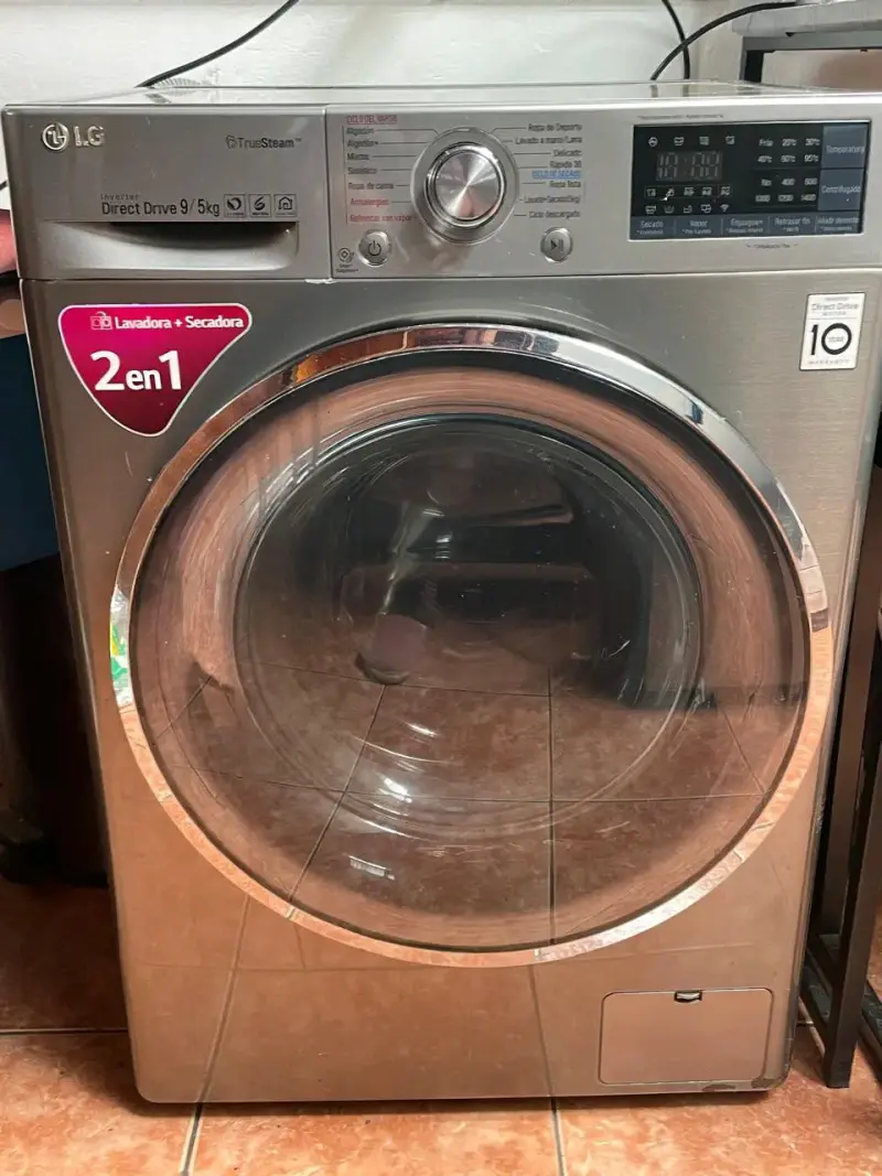 Lavadora Secadora LG 2 en 1 Direct Drive 9/5kg - 2