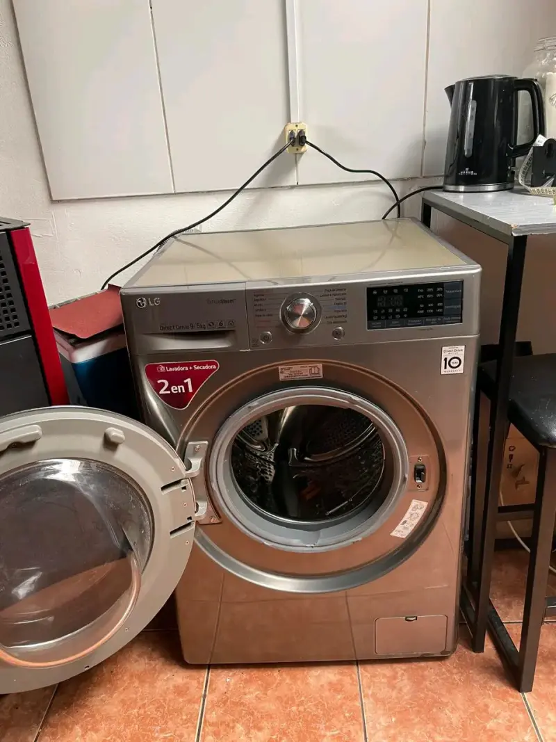 Lavadora Secadora LG 2 en 1 Direct Drive 9/5kg - 4