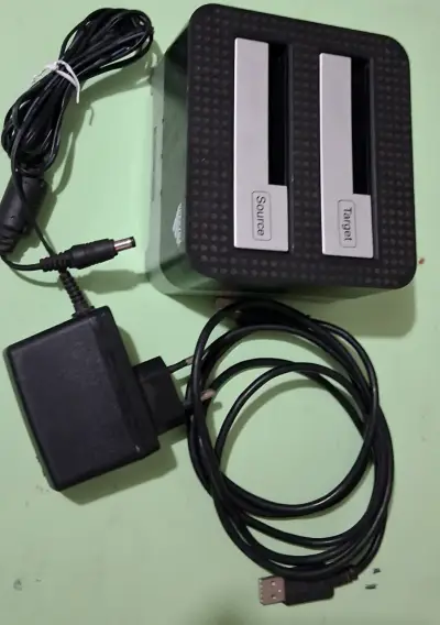 Docking station para discos duros Spektra con fuente de poder - miniatura 1
