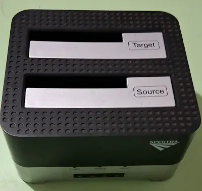 Docking station para discos duros Spektra con fuente de poder - miniatura 4