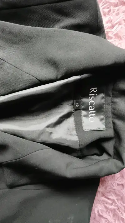 Blazer negro elegante para mujer Riscatto - miniatura 2