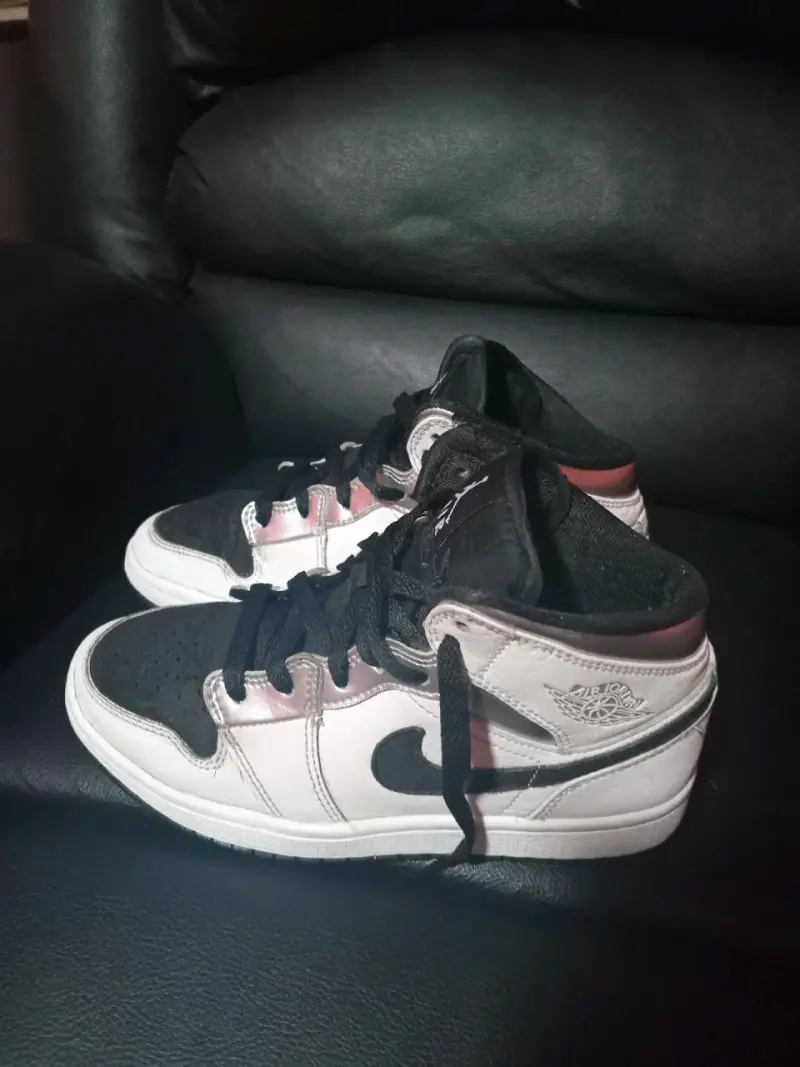Zapatillas Air Jordan blancas y negras - 5