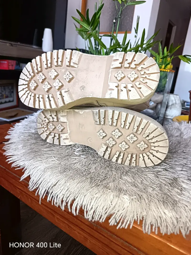 Botas beige con plataforma y cordones - 6