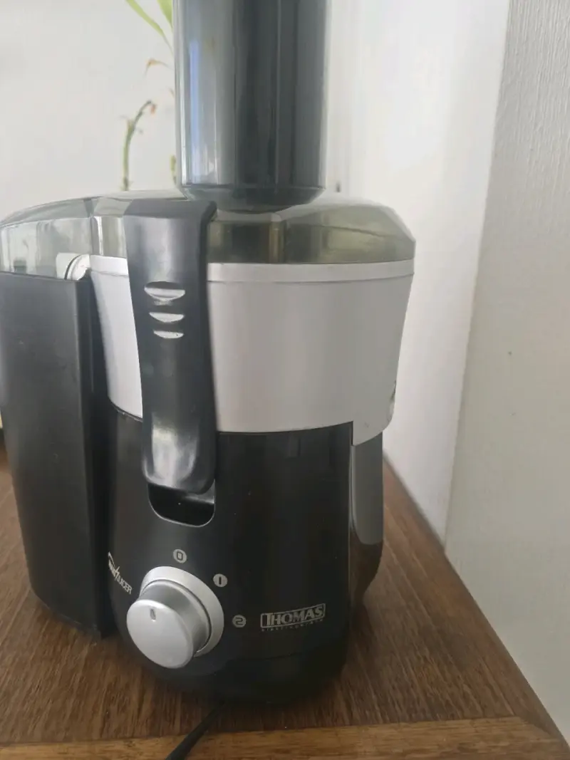 Extractor de jugos Thomas de alta potencia - 2
