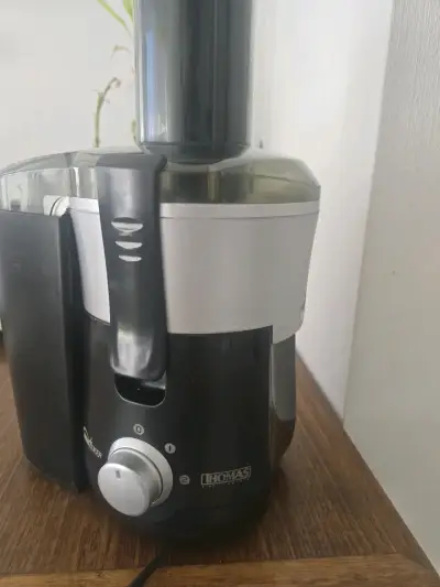 Extractor de jugos Thomas de alta potencia - miniatura 2
