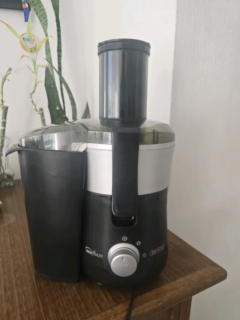 Extractor de jugos Thomas de alta potencia - 3