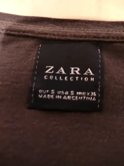 Polera Zara con diseño gráfico y flecos - miniatura 2