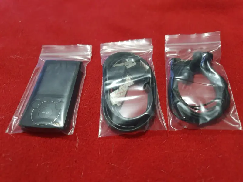 Reproductor MP3 Sony Walkman con accesorios - 5