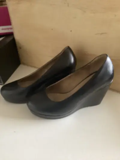 Zapatos de tacón negro para mujer - miniatura 2