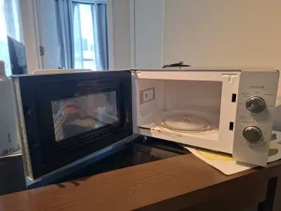 Microondas Midea con control manual - miniatura 2