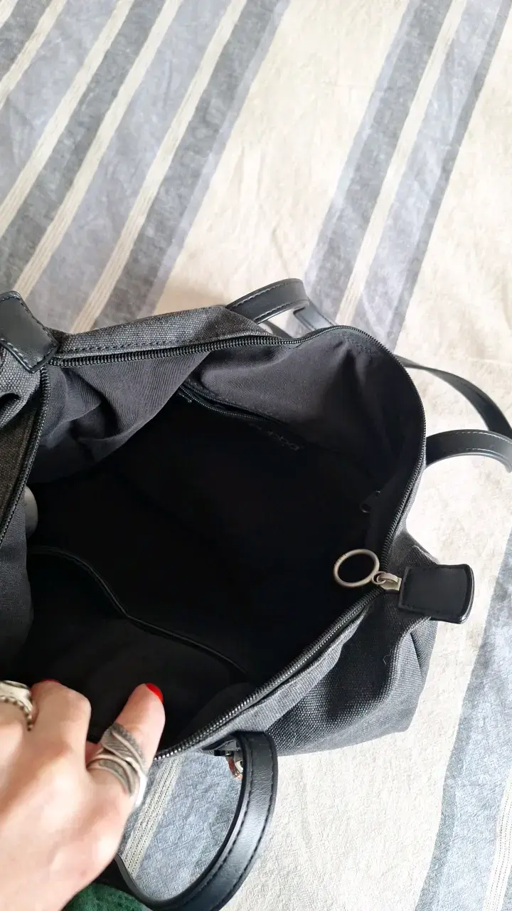 Bolso de hombro negro Bubba con charm - 3