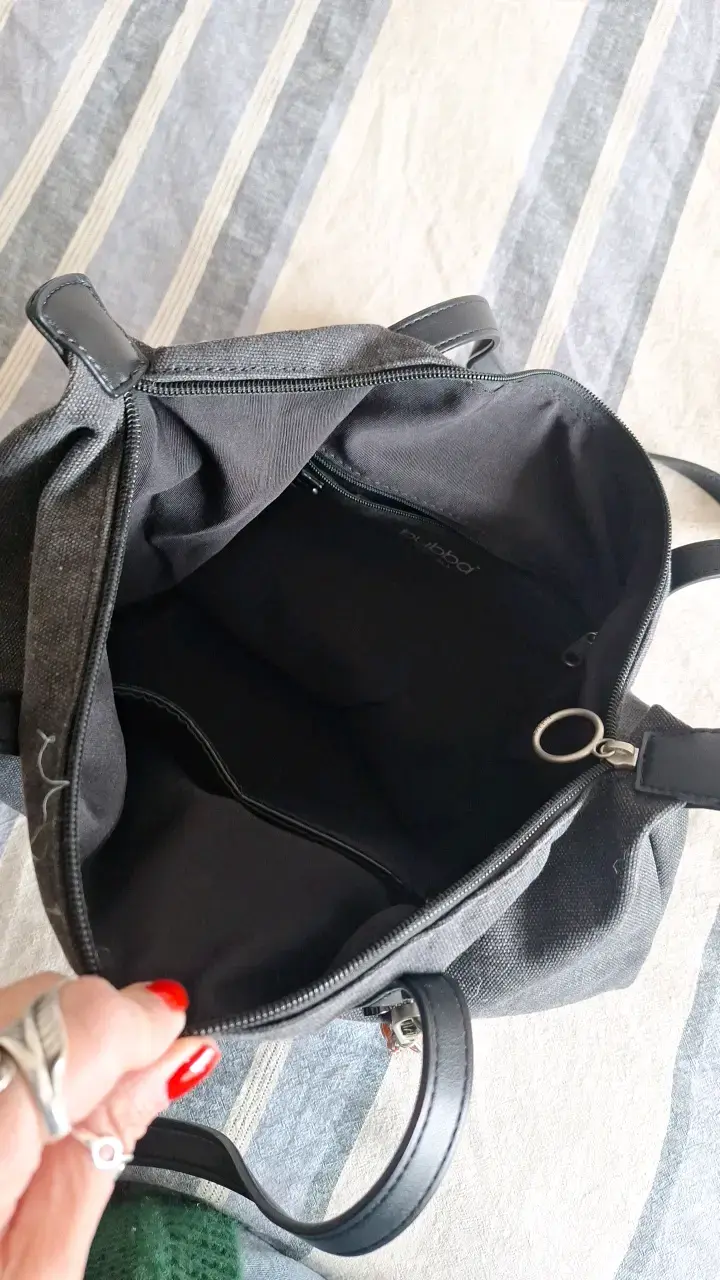 Bolso de hombro negro Bubba con charm - 4