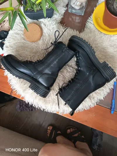 Botas de cuero sintético negro con plataforma - miniatura 1
