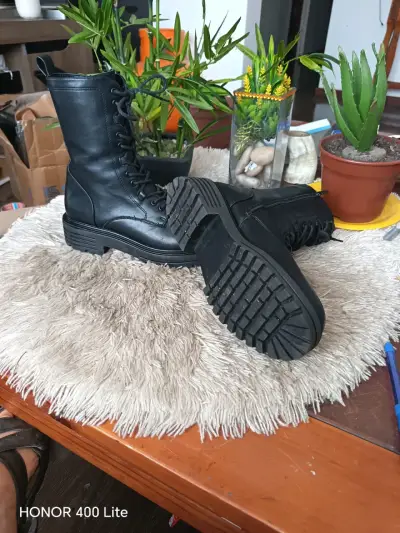 Botas de cuero sintético negro con plataforma - miniatura 4