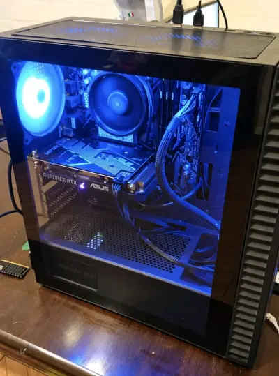 PC Gamer con Tarjeta Gráfica ASUS GeForce RTX - miniatura 1