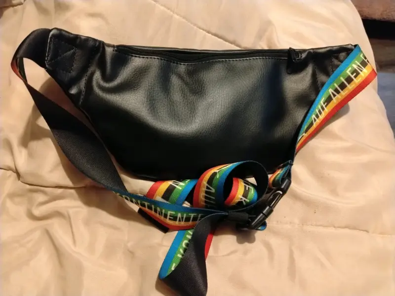 Riñonera negra Puma con correa multicolor - 2