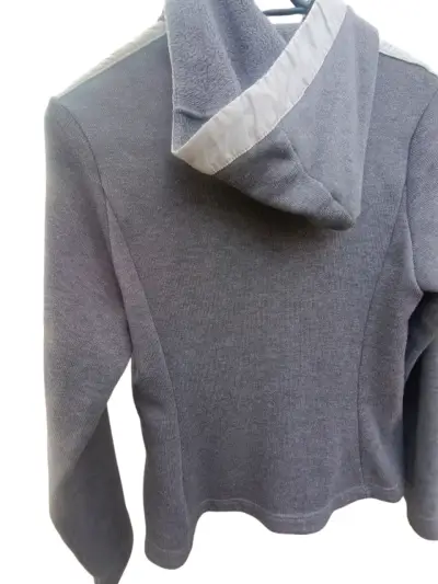 Chaqueta polar gris con capucha Quechua - miniatura 3