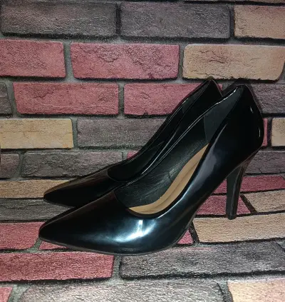 Zapatos de Tacón Negro Charada Elegantes - miniatura 2