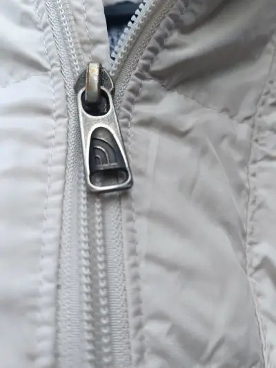 Chaqueta The North Face con capucha de piel - miniatura 6