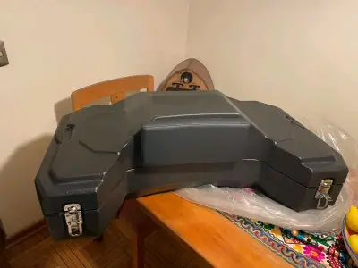 Maleta rígida para moto con cerradura - miniatura 1
