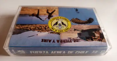 Cassette Fuerza Aérea de Chile Himnos y Poemas - miniatura 1