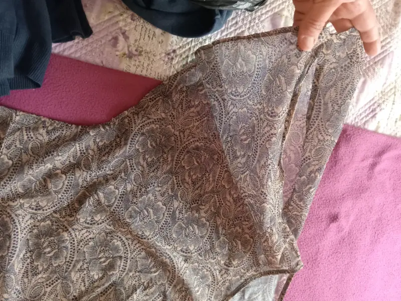 Blusa de encaje floral beige - 4