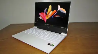 LAPTOP HP Victus AMD Ryzen 5, 8GB, SSD 512,RTX2050 - miniatura 1