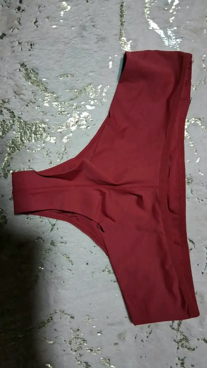 Calzón tanga rojo para mujer
